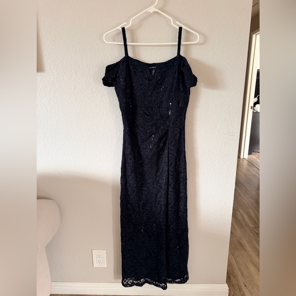 Elegant Black off shoulder Lace Dress - Candalite Petites M